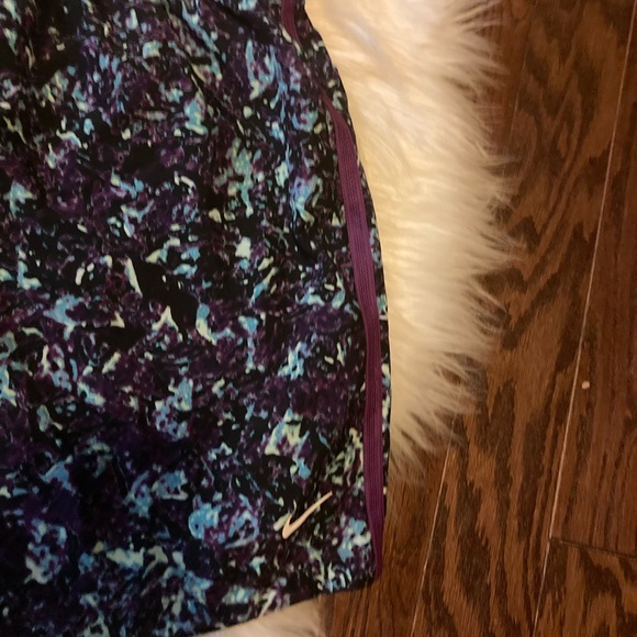 Nike Dri-FIT Purple and Apparel sports trainers size medium unisex nwt - Picture 4 of 8